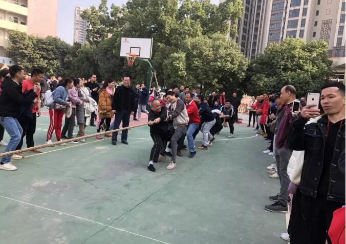 龍圩區(qū)總工會(huì)開展“慶元旦、迎春節(jié)”職工趣味體育活動(dòng)